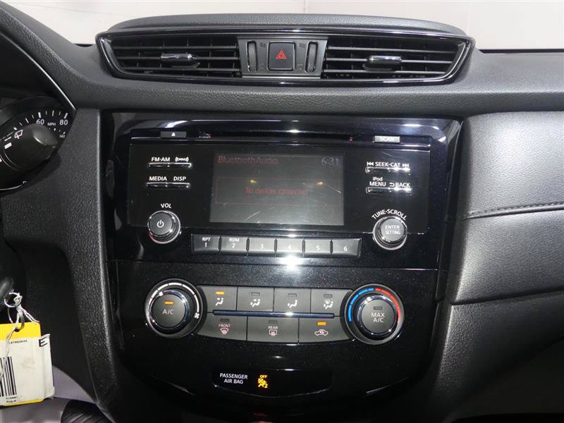 Used 2017 Nissan Rogue S AWD/4WD image 34