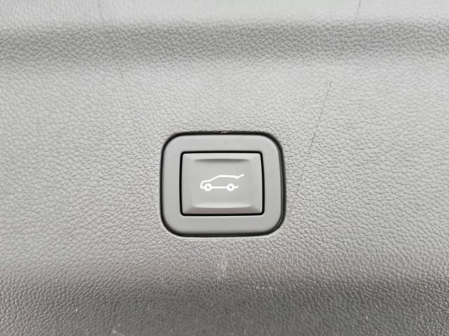 Used 2025 GMC Yukon XL Denali AWD/4WD image 50