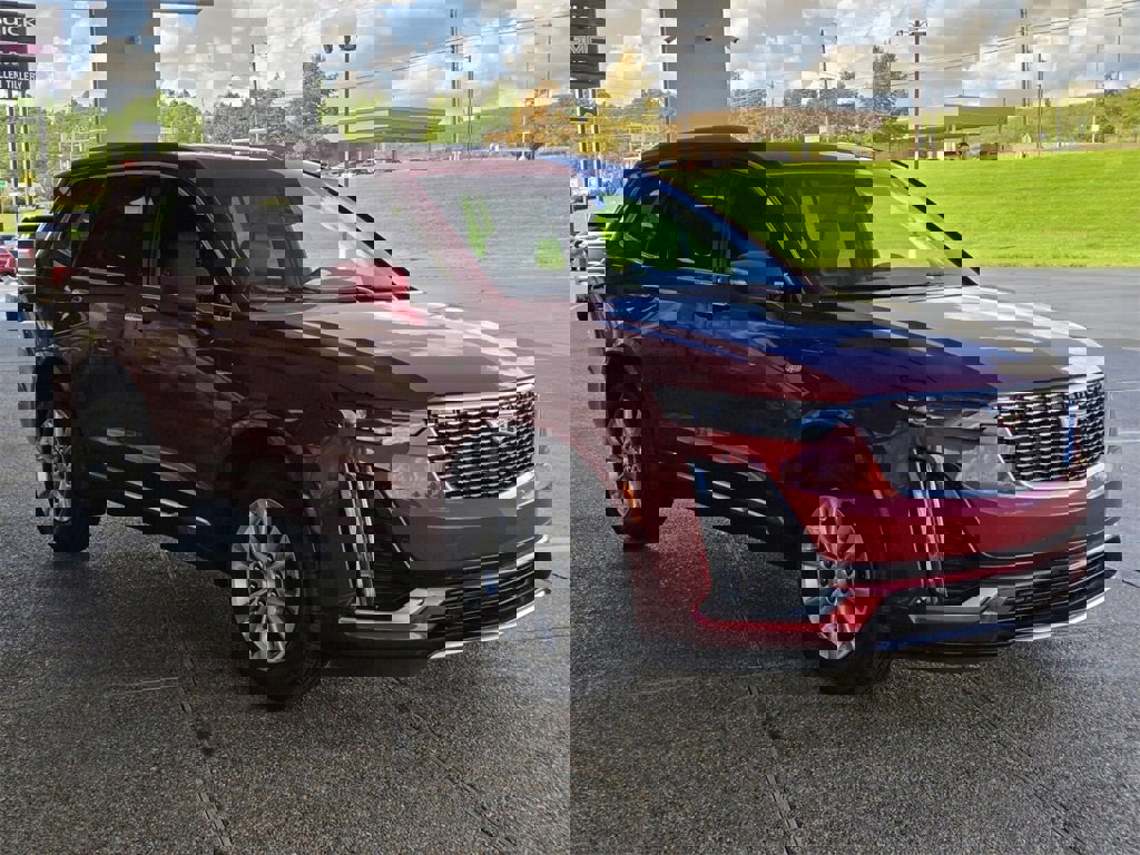 New 2025 Cadillac XT6 Luxury image 7