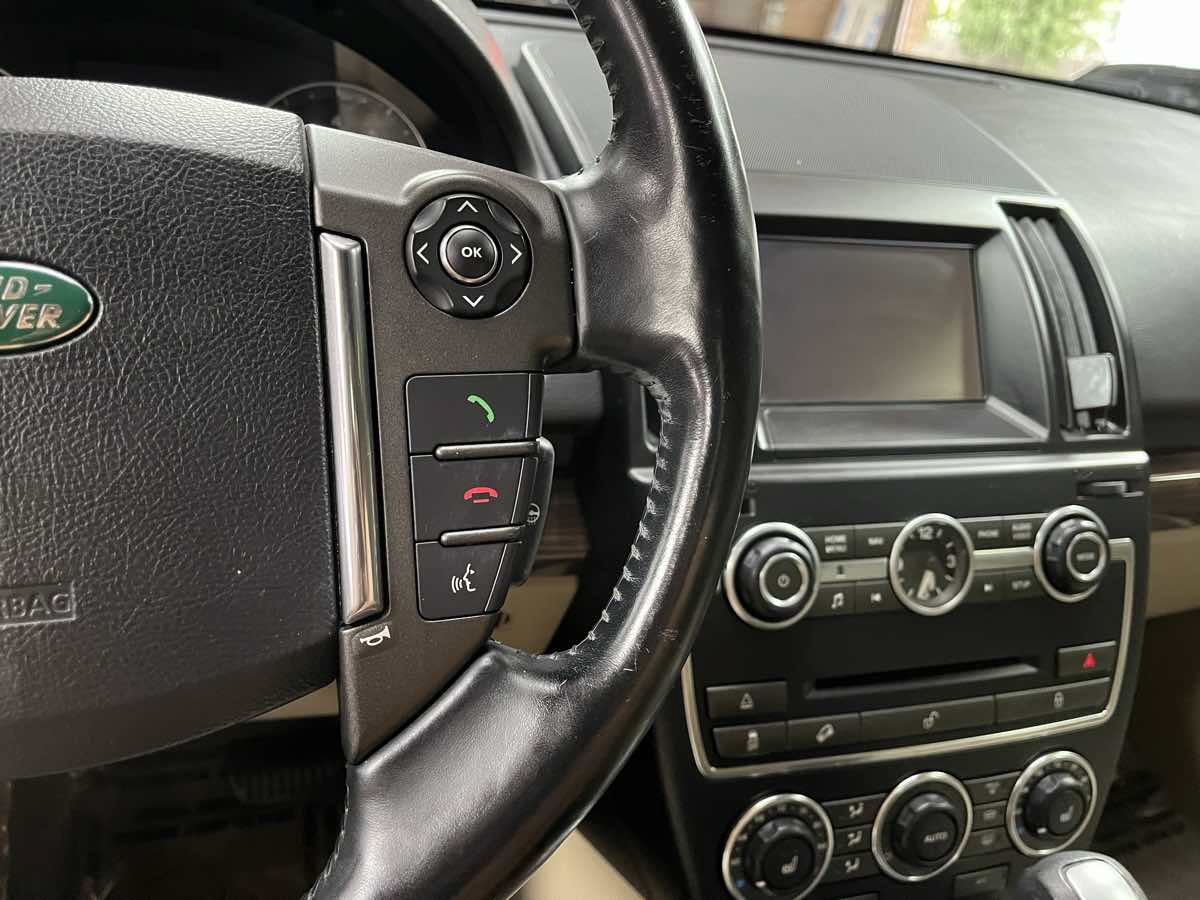 Used 2013 Land Rover LR2 AWD/4WD image 14
