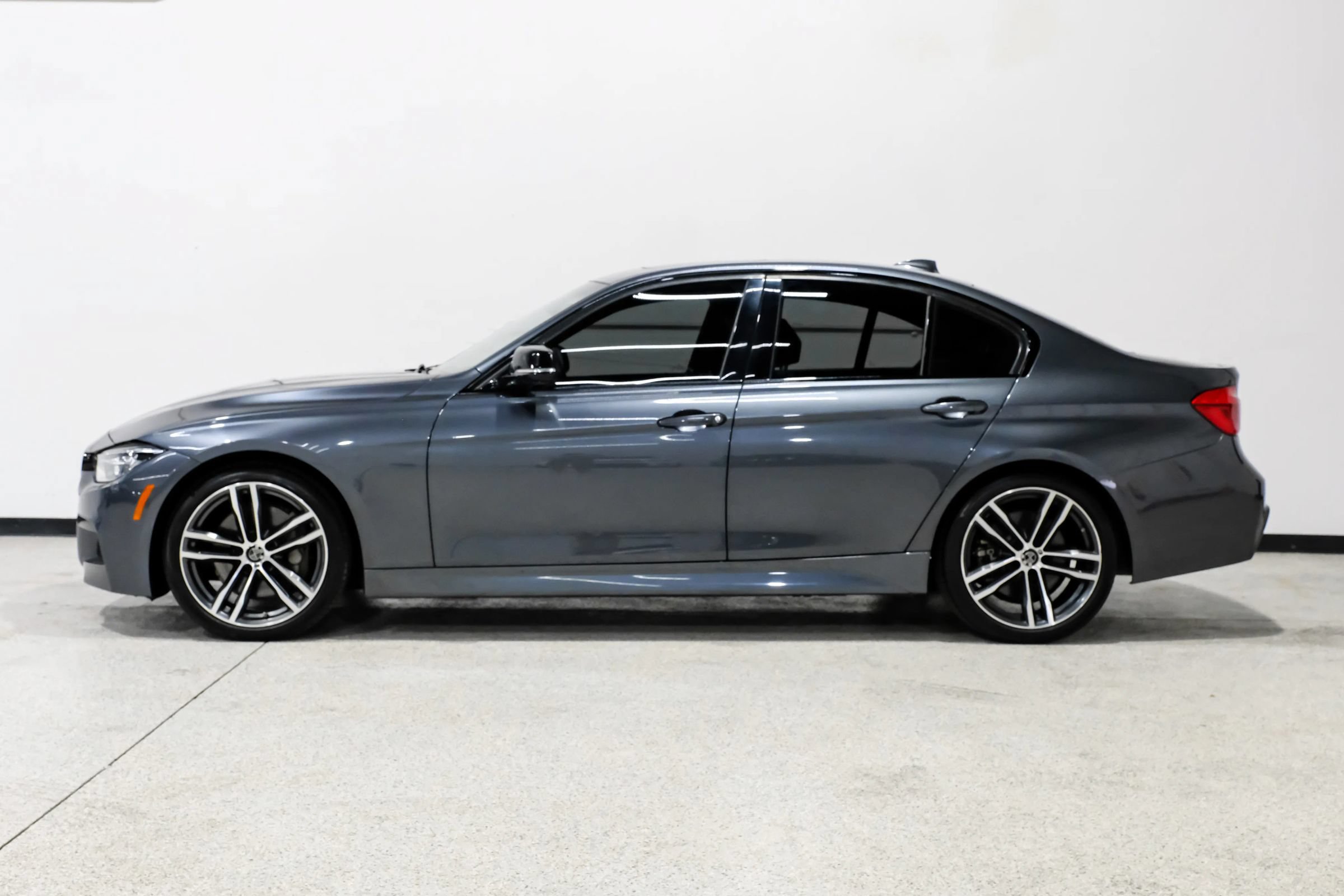 Used 2018 BMW 340i Sedan RWD image 9