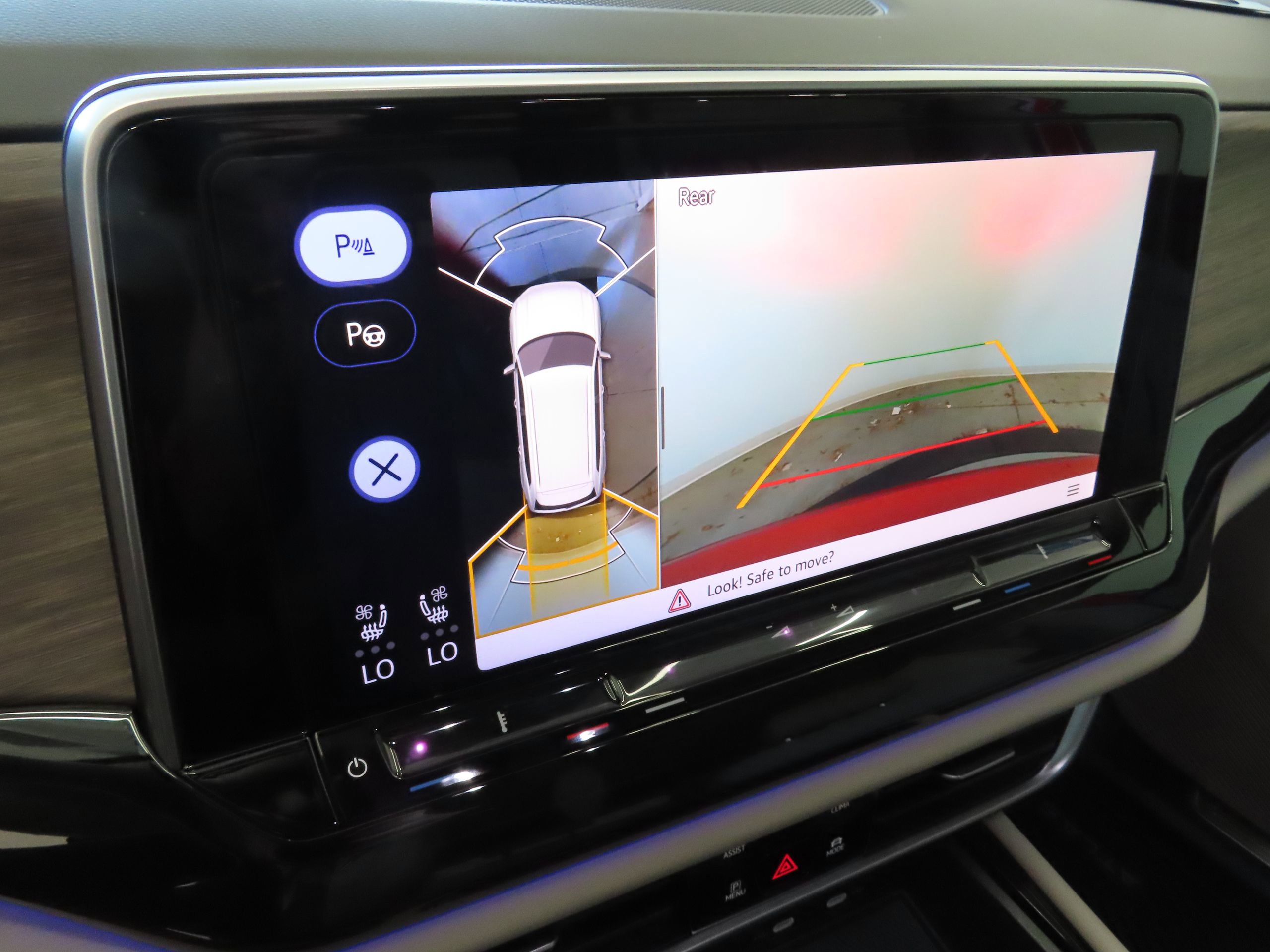 New 2025 Volkswagen Atlas SEL Premium R-Line AWD/4WD image 19