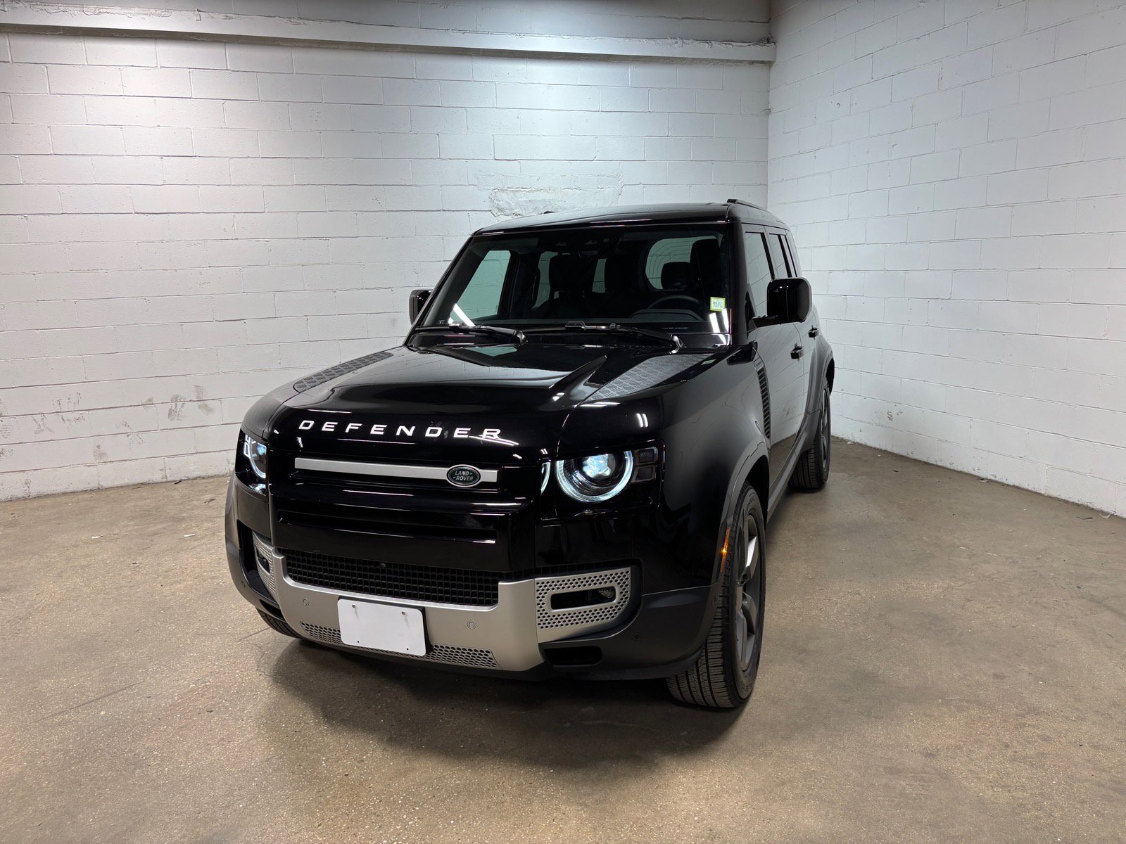 Used 2025 Land Rover Defender 110 S AWD/4WD video 2