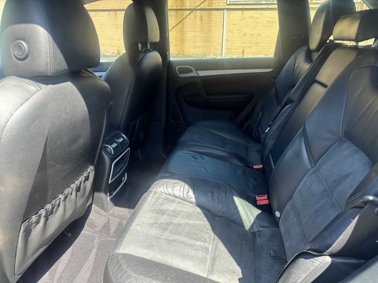 Used 2010 Porsche Cayenne GTS image 5