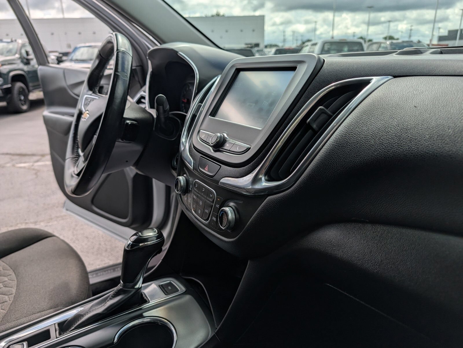 Used 2018 Chevrolet Equinox LT AWD/4WD image 22