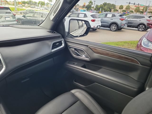 Used 2022 Chevrolet Suburban LT RWD image 12