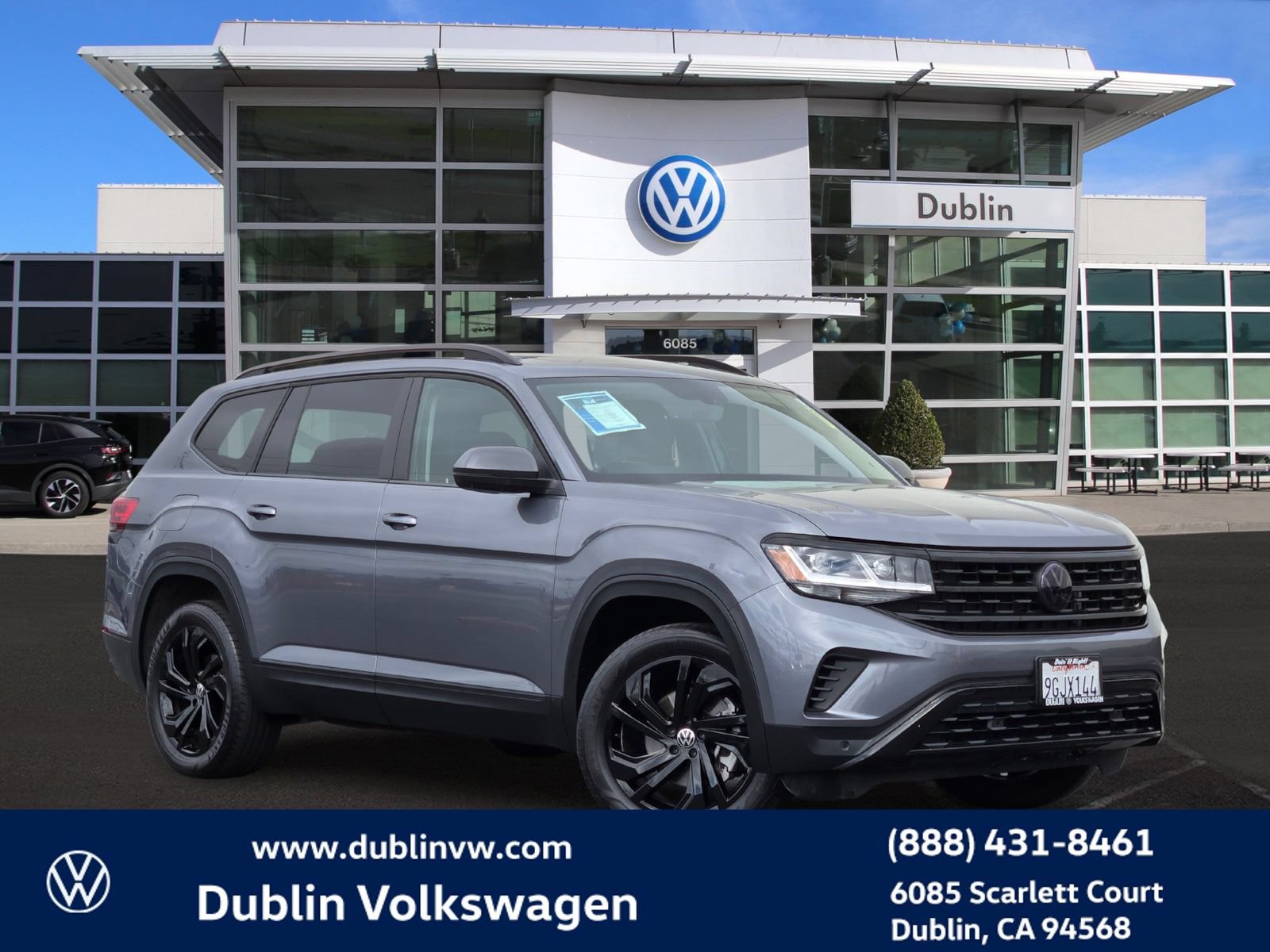 Certified 2023 Volkswagen Atlas SE w/ Panoramic Sunroof Package AWD/4WD image 1