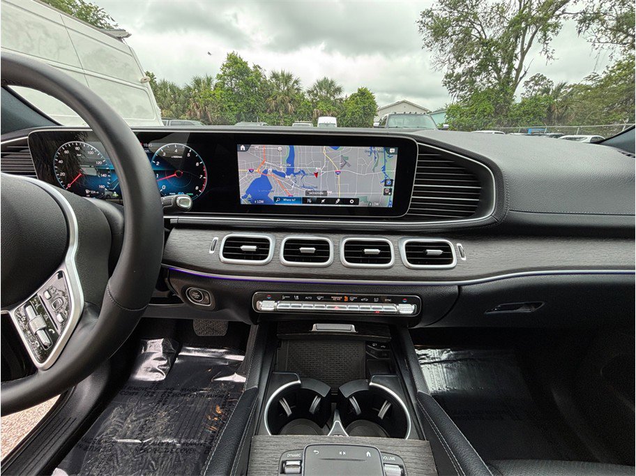 Used 2021 Mercedes-Benz GLS 450 4MATIC image 11