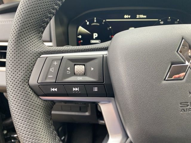 New 2025 Mitsubishi Outlander SE image 22