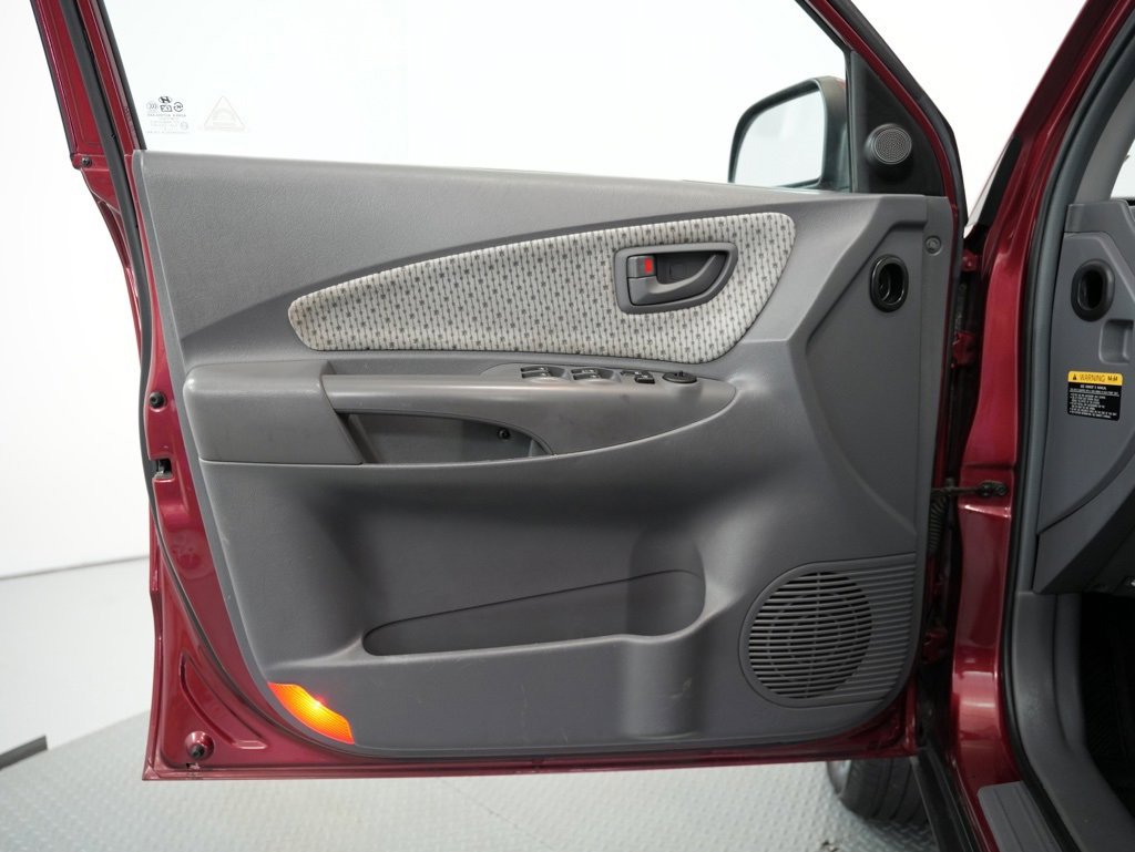 Used 2005 Hyundai Tucson GLS image 34