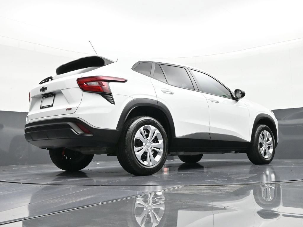 Used 2024 Chevrolet Trax LS FWD image 25