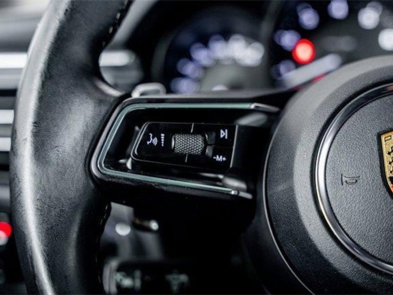 Used 2022 Porsche Macan S w/ Premium Package Plus image 46