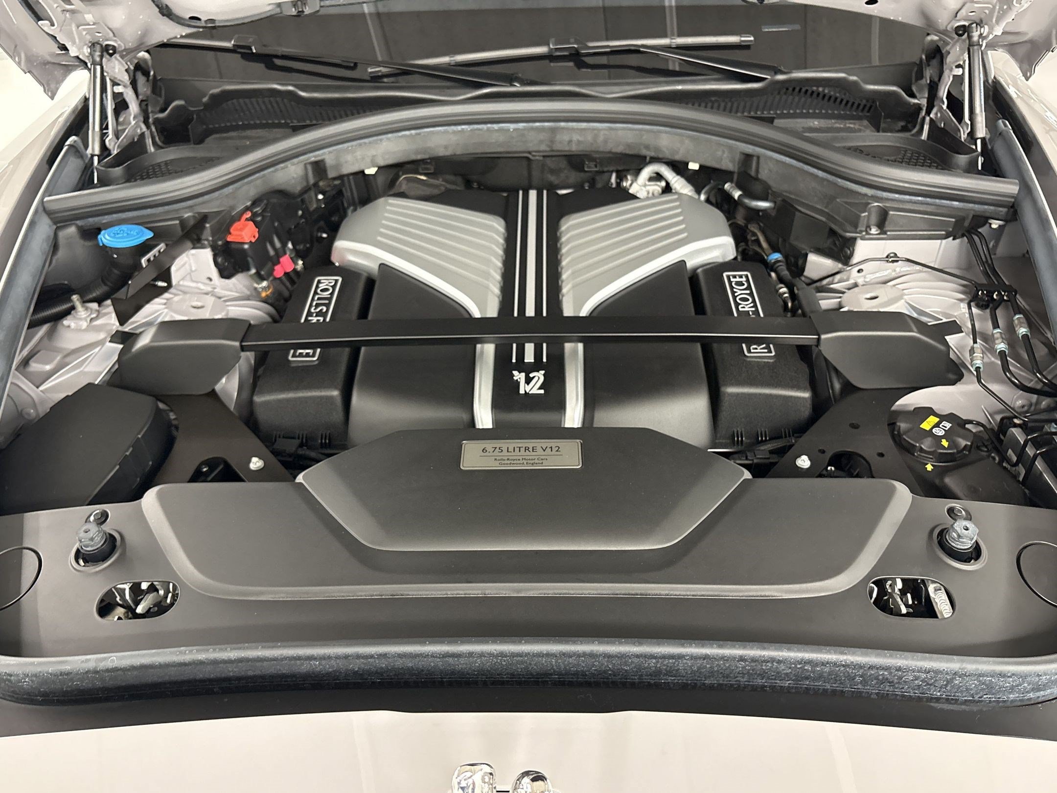 Used 2021 Rolls-Royce Cullinan AWD/4WD image 32