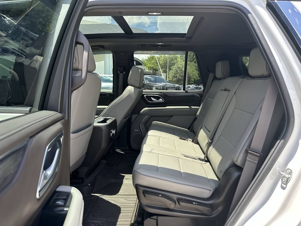 Certified 2022 GMC Yukon SLT w/ SLT Premium Package AWD/4WD image 25