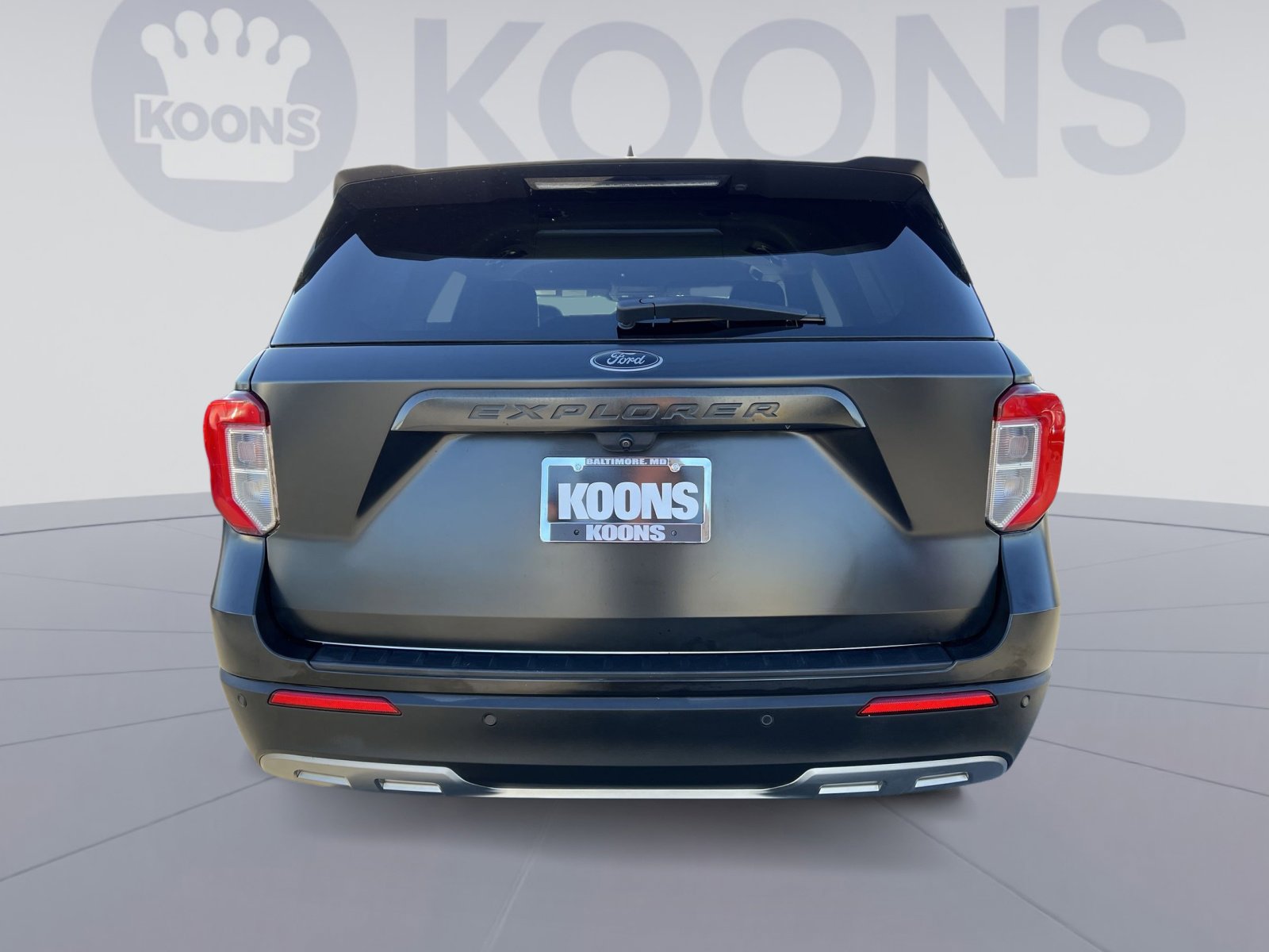 Used 2022 Ford Explorer XLT w/ Equipment Group 202A image 5