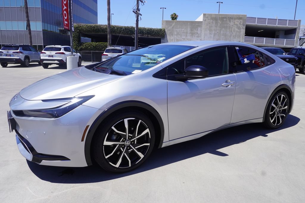 Used 2023 Toyota Prius Prime FWD image 4