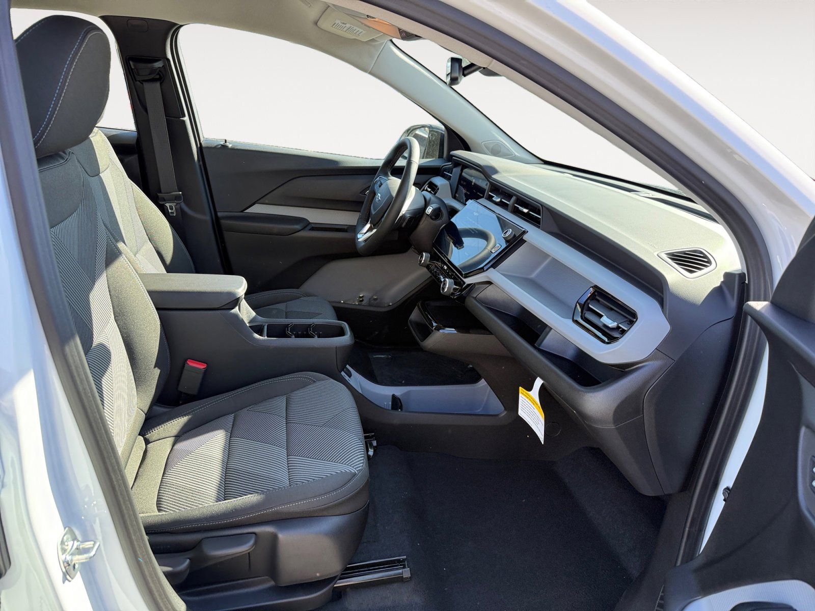 New 2027 Chevrolet Bolt LT w/ Comfort Package image 19