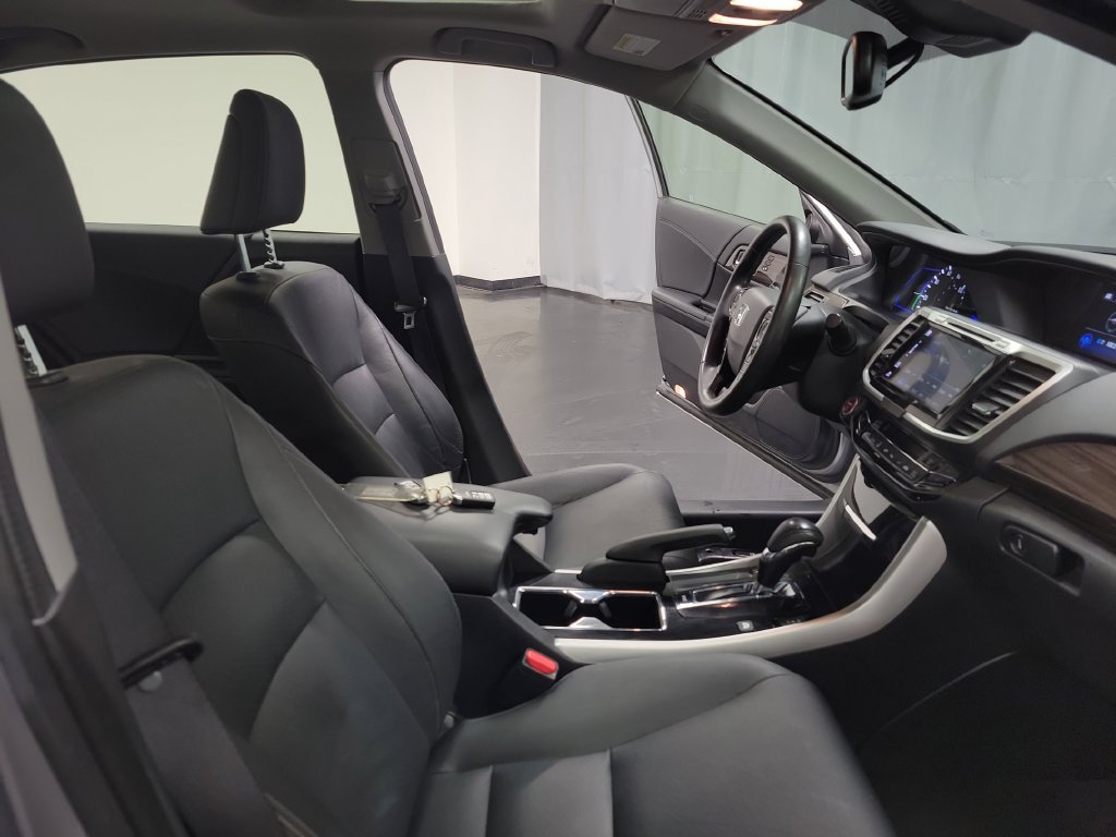 Used 2017 Honda Accord EX-L image 32