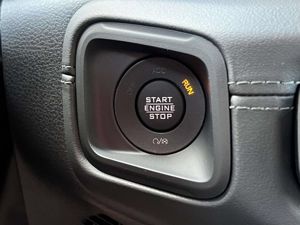 New 2026 Jeep Gladiator Sport AWD/4WD image 25