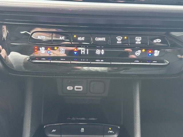 Used 2022 Chevrolet Bolt EUV Premier w/ Super Cruise Package image 28