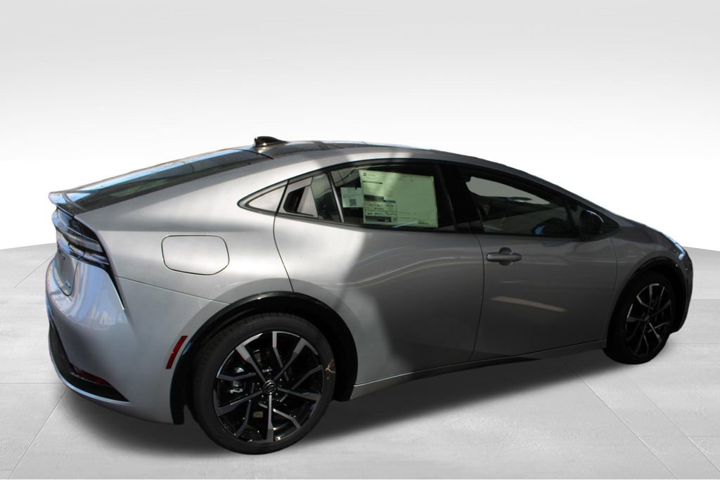 New 2026 Toyota Prius Plug-In Hybrid FWD image 15