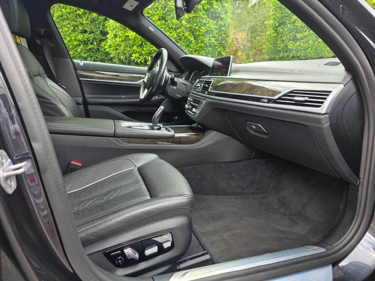 Used 2019 BMW 750i xDrive w/ Executive Package image 57