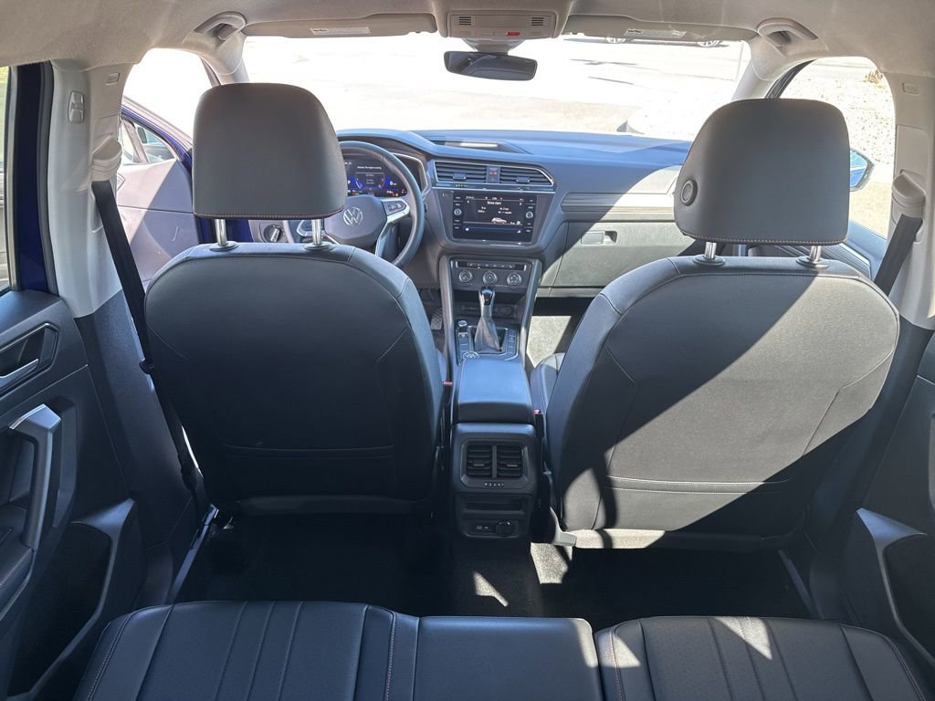 Used 2024 Volkswagen Tiguan SE image 30