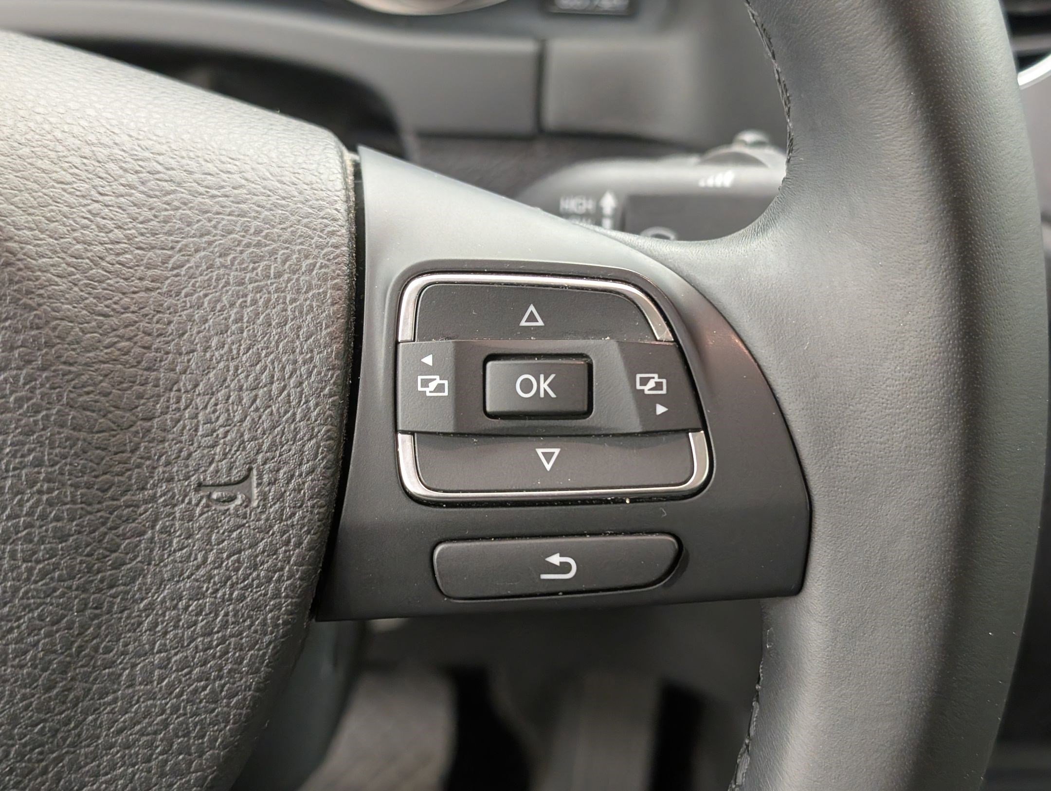 Used 2016 Volkswagen Tiguan S image 16