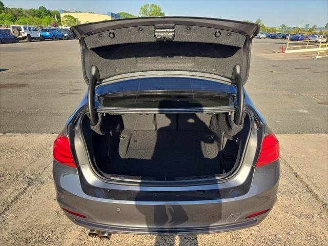 Used 2017 BMW 330i Sedan RWD image 18