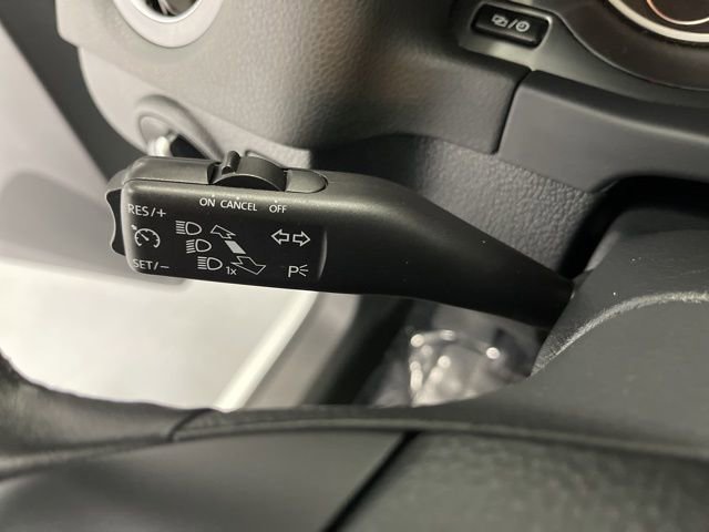 Used 2018 Volkswagen Tiguan Limited w/ Premium Package image 19