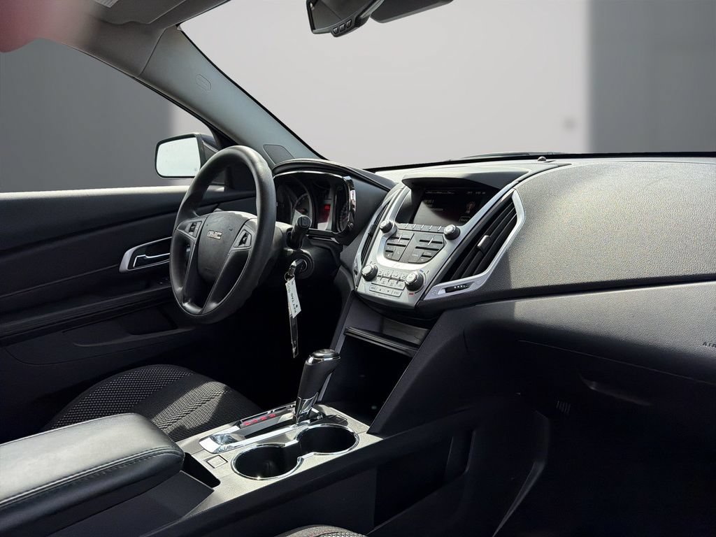 Used 2017 GMC Terrain SLE FWD image 16