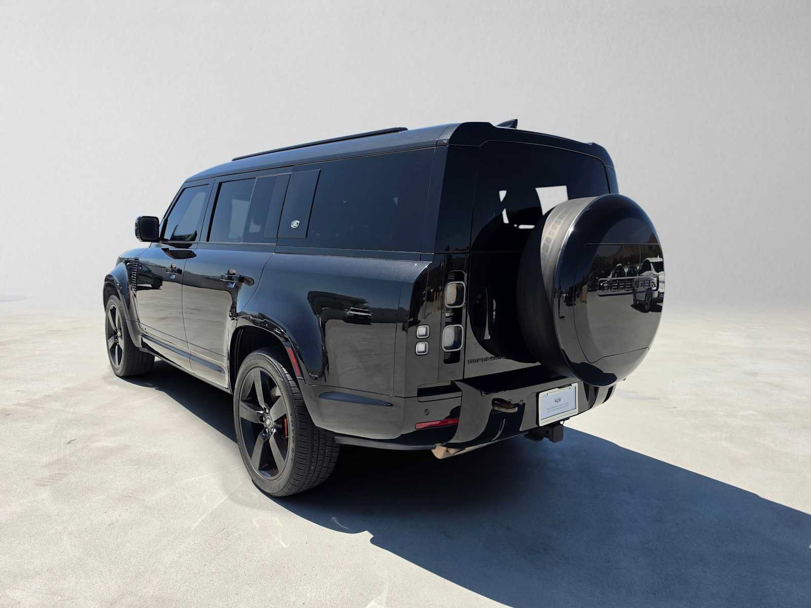 Used 2024 Land Rover Defender 130 X AWD/4WD image 5