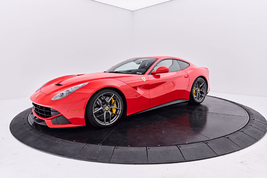 Used 2016 Ferrari F12 Berlinetta RWD image 13