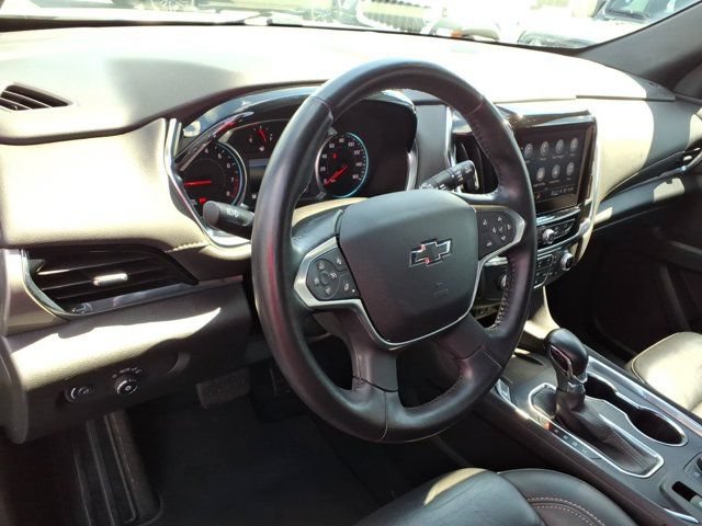 Used 2022 Chevrolet Traverse LT w/ Midnight/Sport Edition FWD image 8