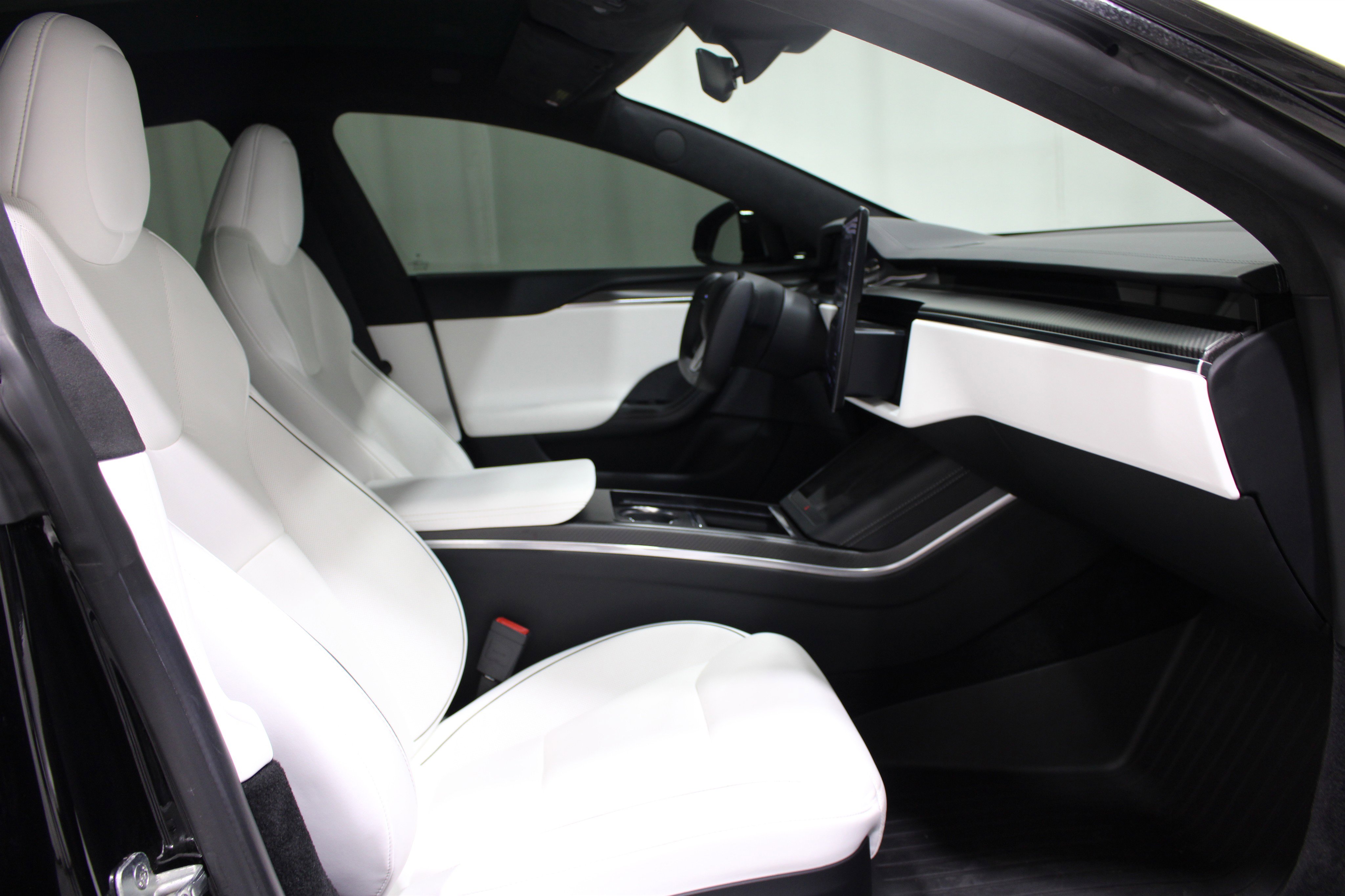 Used 2022 Tesla Model S Plaid image 21