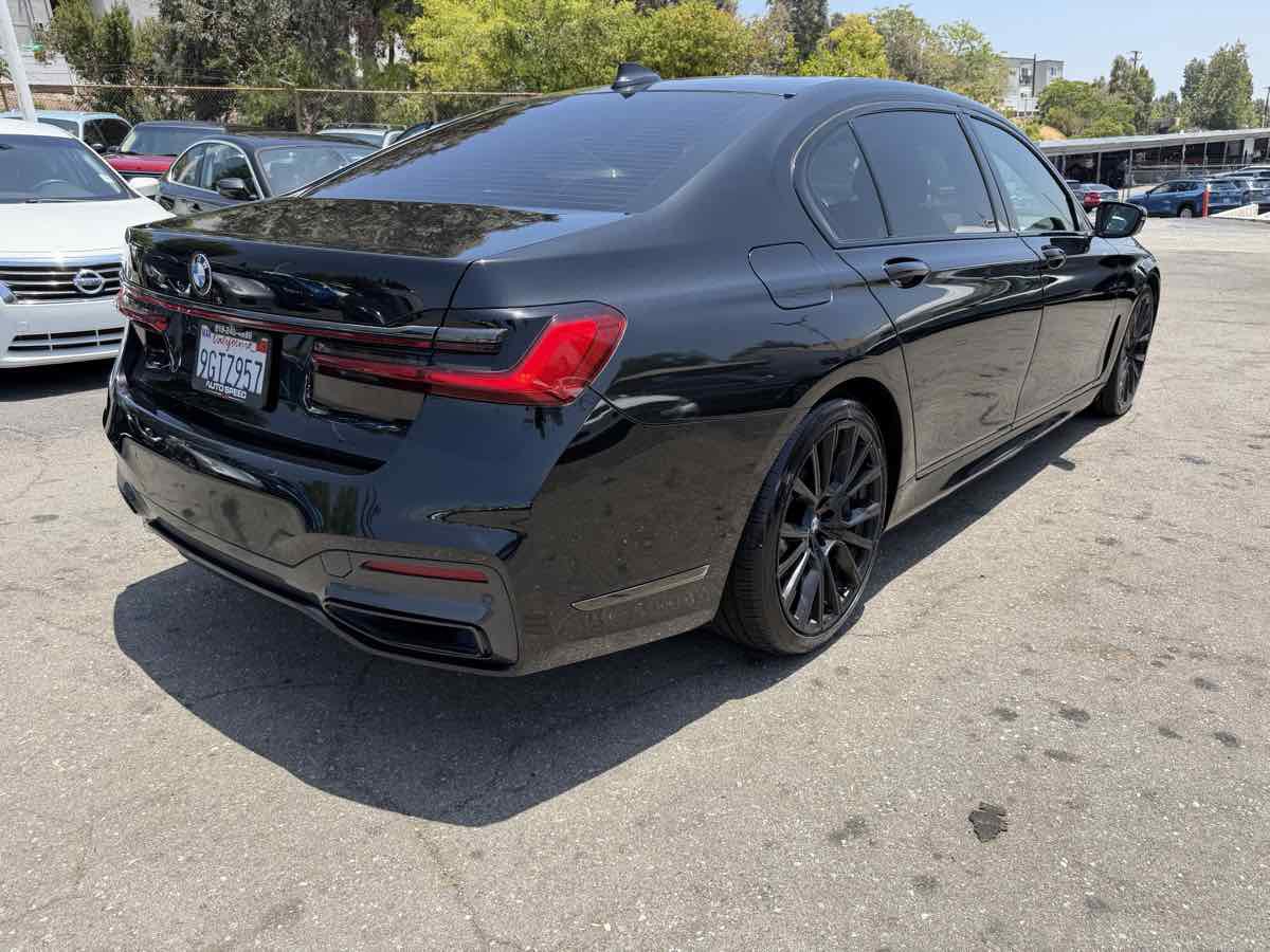 Used 2020 BMW 740i w/ M Sport Package RWD image 5
