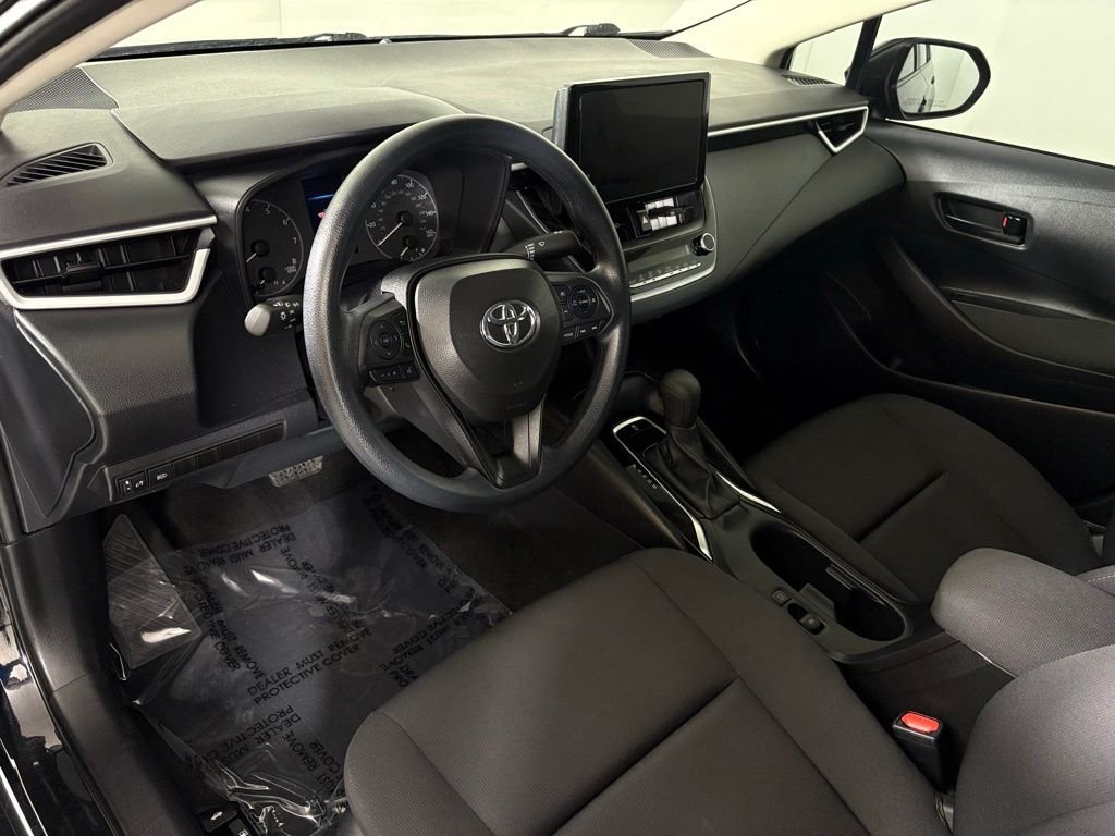 Used 2025 Toyota Corolla LE FWD image 15