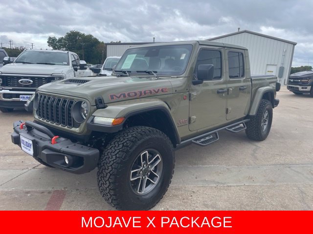Used 2026 Jeep Gladiator Mojave AWD/4WD image 1