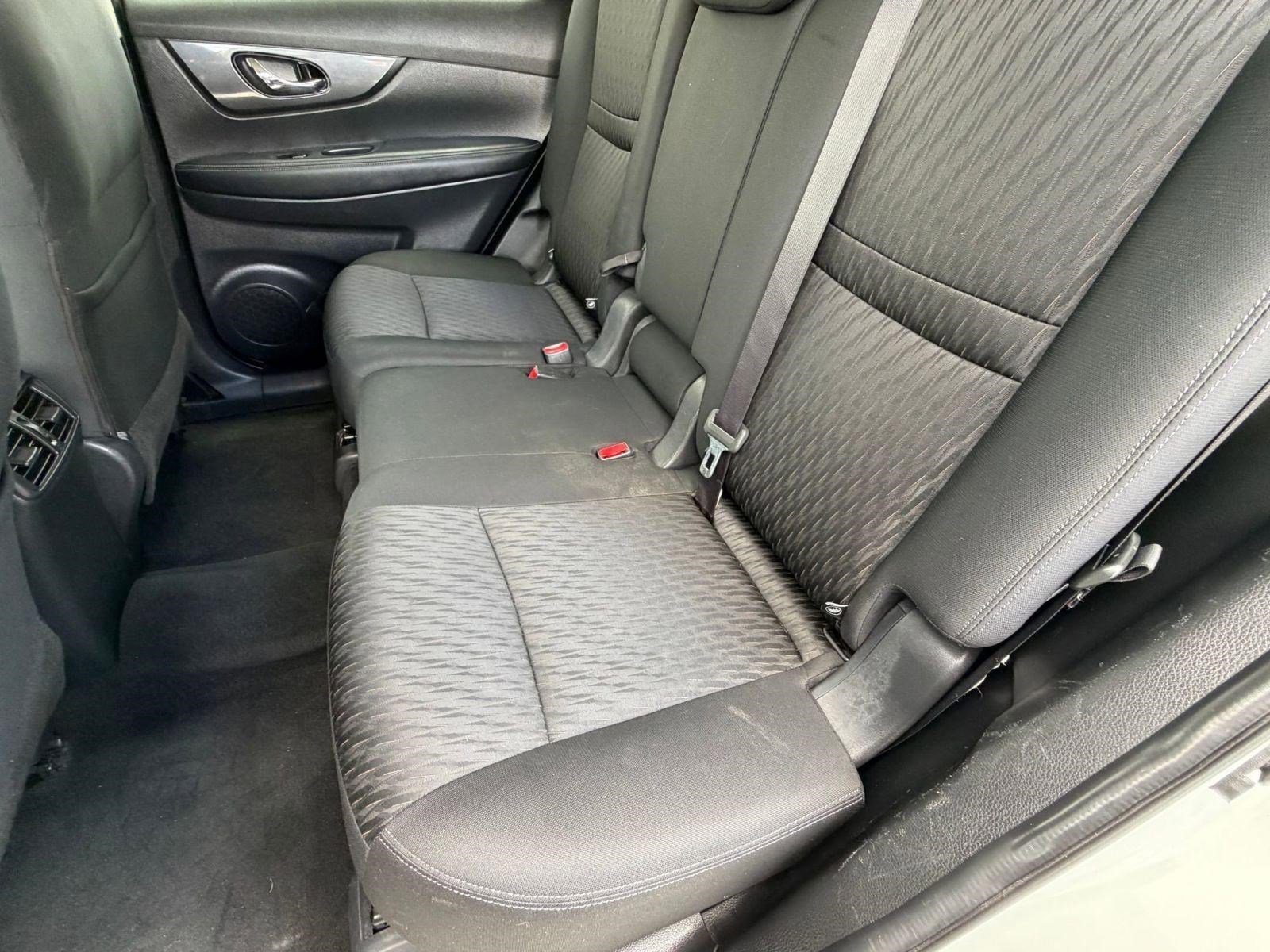 Used 2020 Nissan Rogue SV image 13