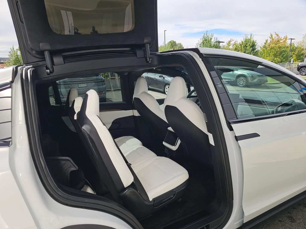 Used 2024 Tesla Model X AWD/4WD image 15