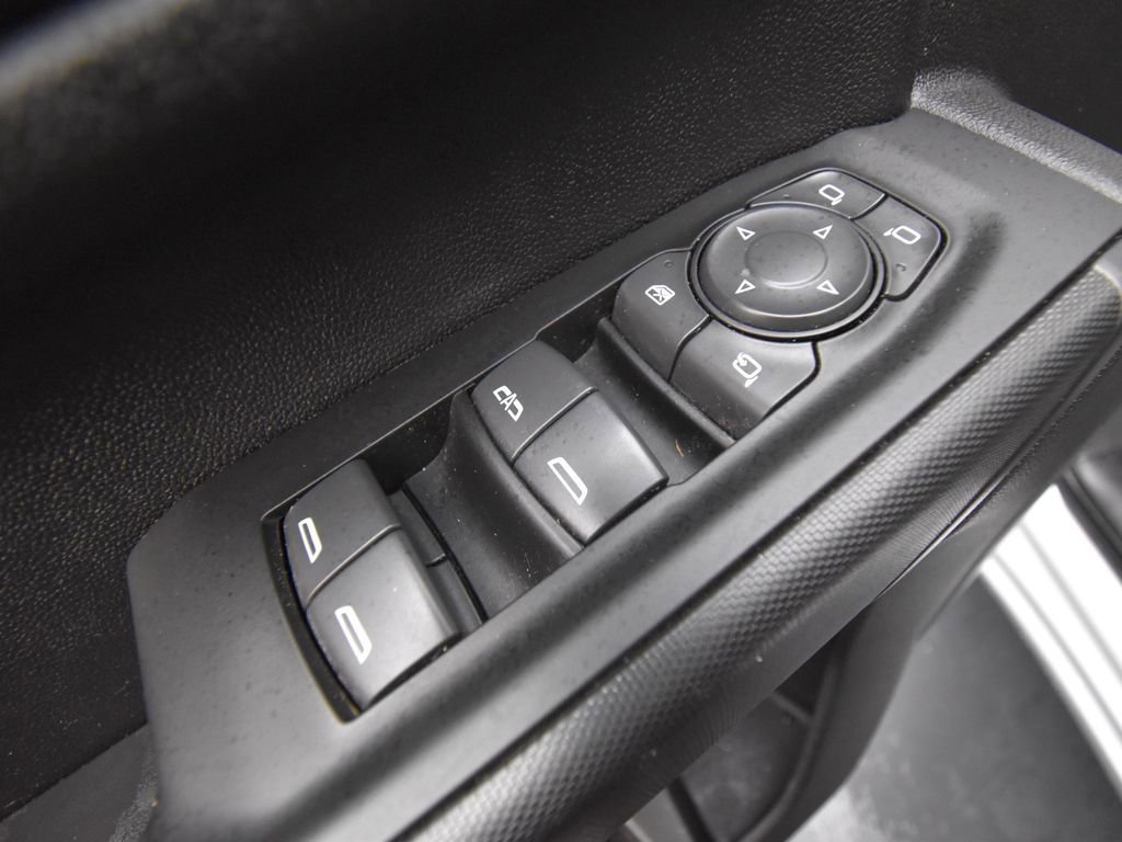 Used 2025 Chevrolet Silverado 2500 Custom w/ Custom Value Package image 15