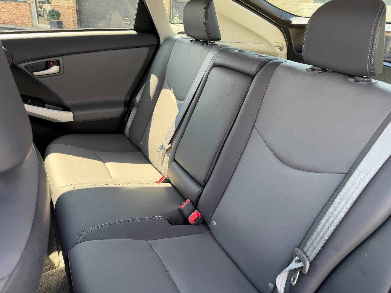 Used 2013 Toyota Prius Four w/ Deluxe Solar Roof Pkg FWD image 26