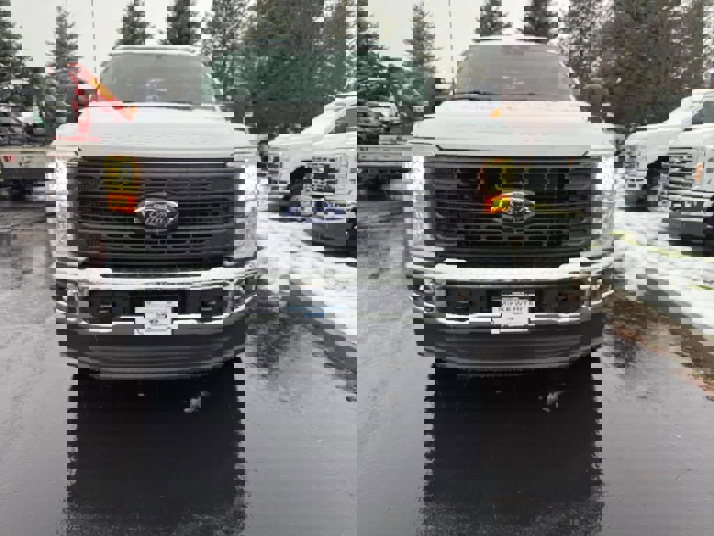 New 2026 Ford F250 XL w/ XL Chrome Package image 2