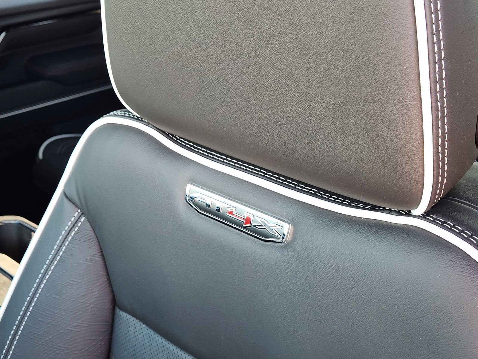 New 2026 GMC Sierra 2500 AT4X image 18