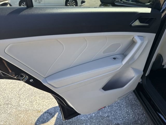 Used 2024 Volkswagen Tiguan SE R-Line image 35