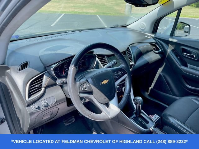 Used 2019 Chevrolet Trax LT w/ LT Convenience Package FWD image 11