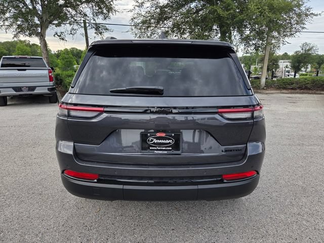 Certified 2025 Jeep Grand Cherokee Limited w/ Black Appearance Package RWD image 8