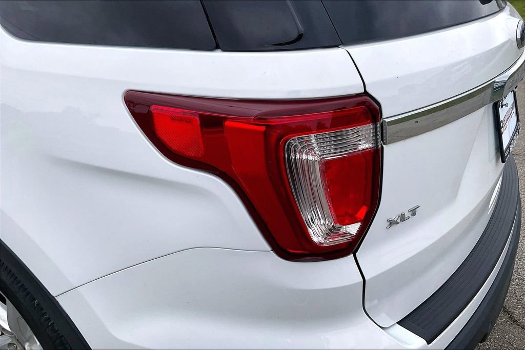 Used 2018 Ford Explorer XLT FWD image 28