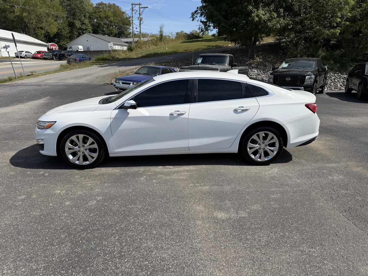 Used 2019 Chevrolet Malibu Premier FWD image 2