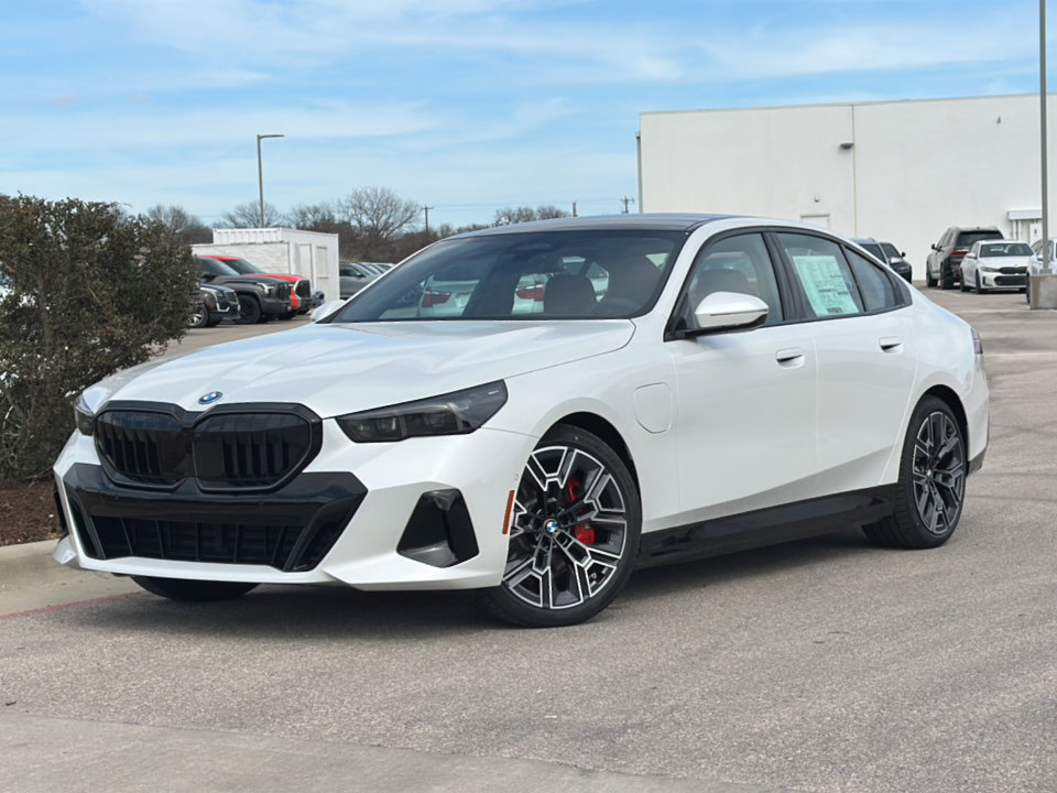 New 2026 BMW 550e xDrive